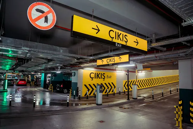 Parking Lot Signage & Carpark Wayfinding Systems