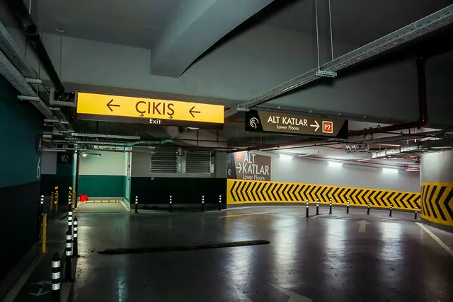 Parking Lot Signage & Carpark Wayfinding Systems
