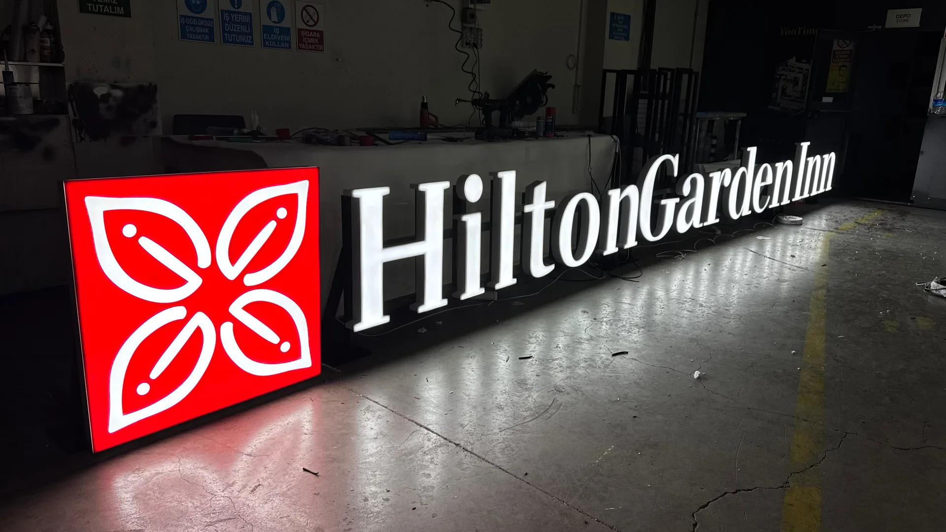 Hilton Garden Inn Azerbaycan Uluslararası Dış Mekan Cephe ve Pilon Projesi