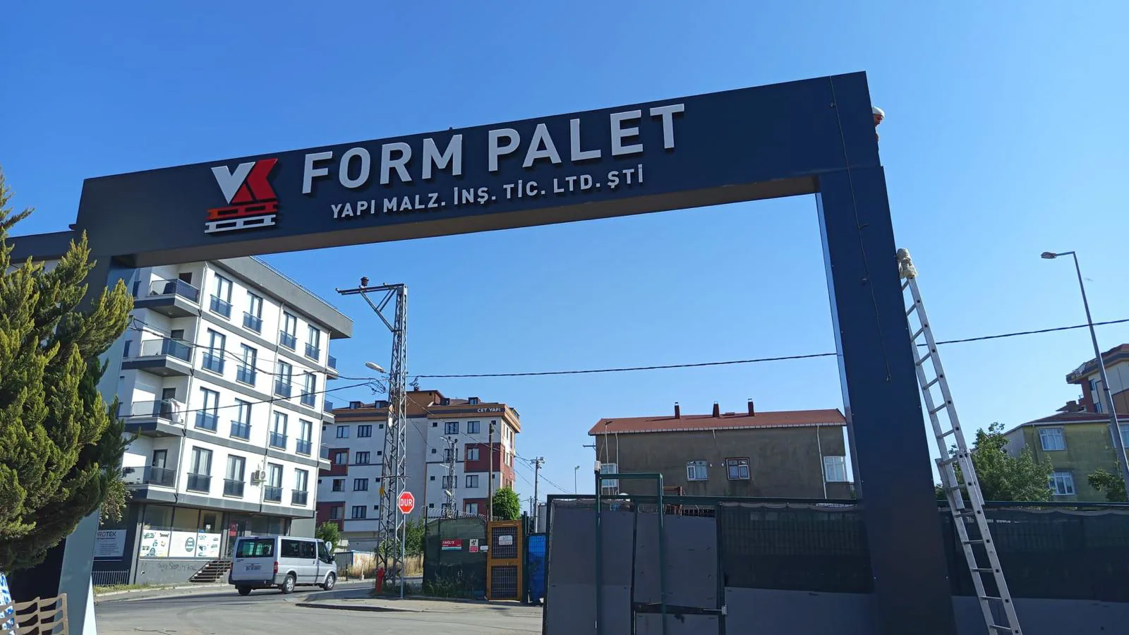 Form Palet Lojistik ve Üretim Merkezi Tag Üstü Kutu Harf Tasarım, Üretim ve Montaj Projesi