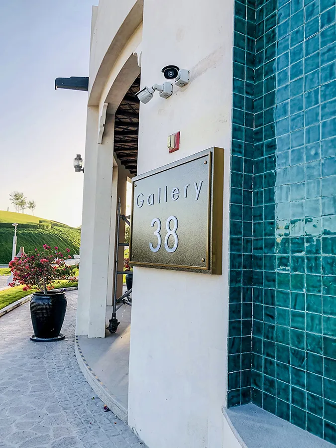 Doha Katara Gallery 38 Dış Mekan Giriş Tabelası Tasarım, Üretim ve Montaj Projesi