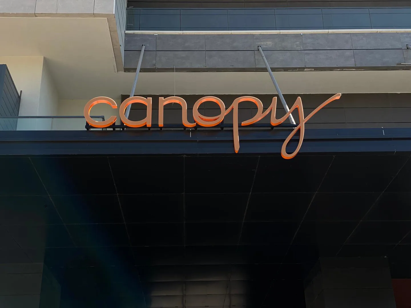 Canopy by Hilton İzmir Dış Mekan Mimari Tabela ve Yönlendirme Projesi