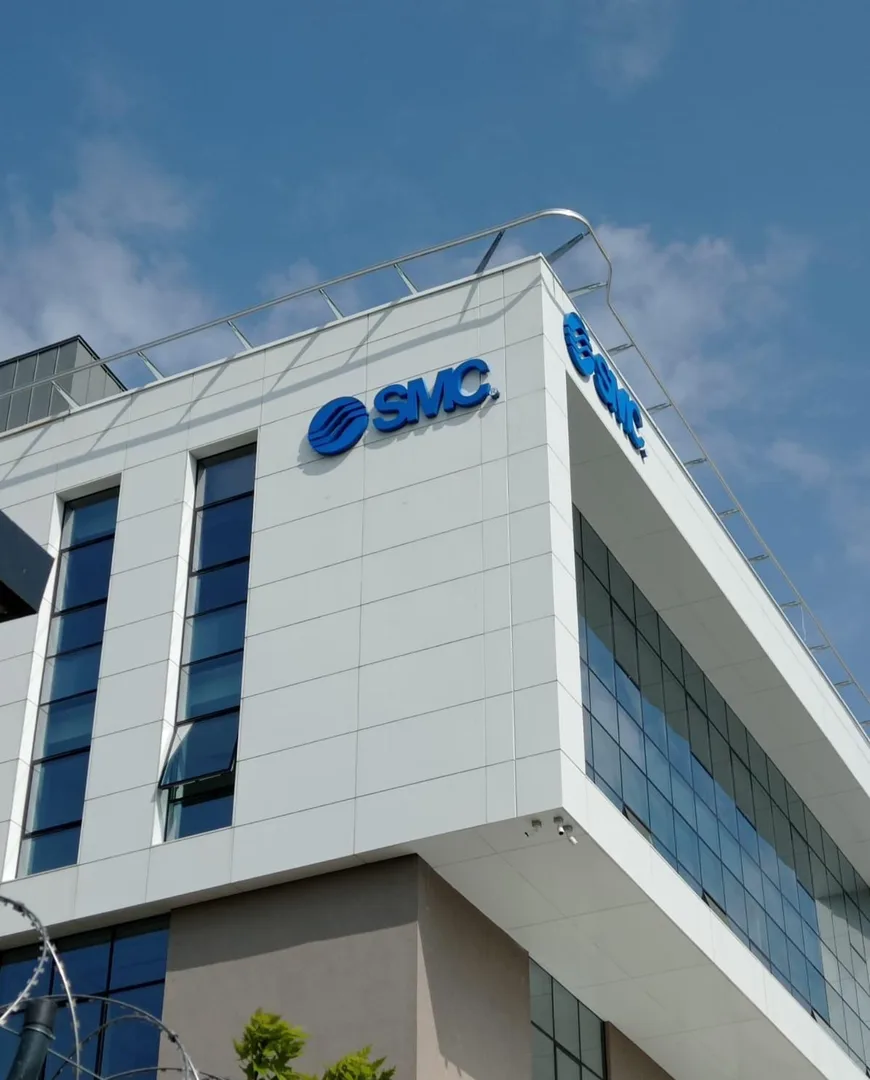 SMC Ofis Kompleksi Dış Mekan Cephe Kutu Harf Tasarım, Üretim ve Montaj Projesi