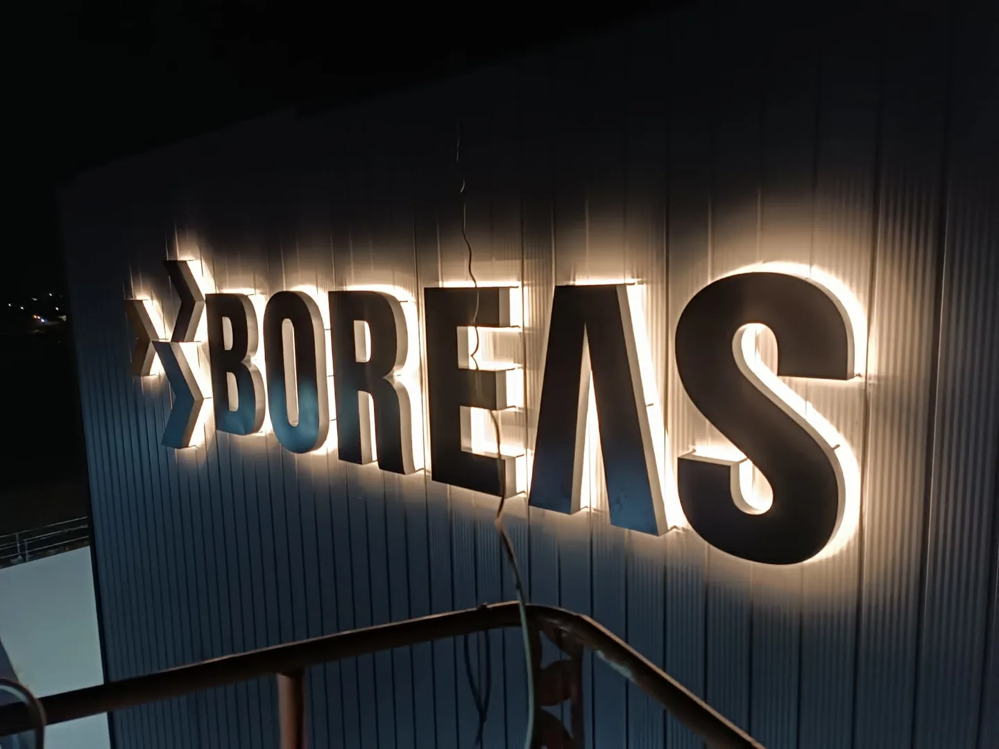 Boreas Endüstriyel Tesis Dış Mekan Işıklı Kutu Harf Tasarım, Üretim ve Montaj Projesi