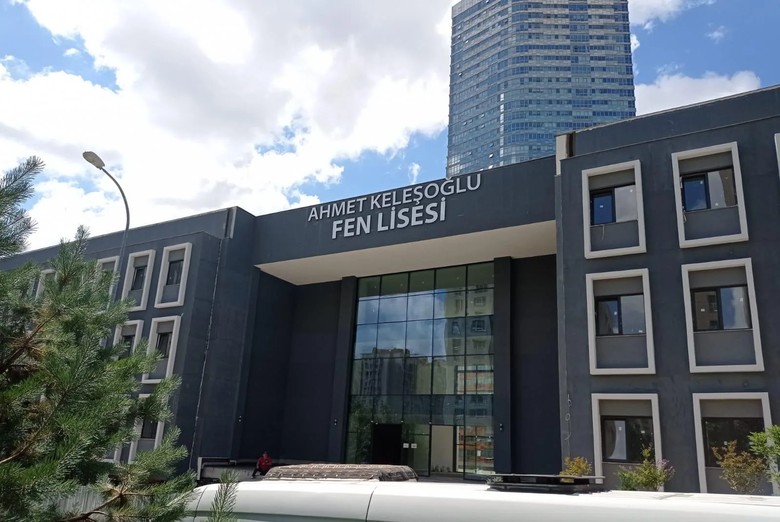 Ahmet Keleşoğlu Fen Lisesi Dış Cephe Tabelası ve İç Mekan Yönlendirme Projesi