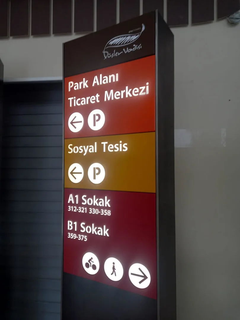 Düşler Vadisi Riva Emlak Konut Dış Mekan Mimari Pilon Tasarım, Üretim ve Montaj Projesi