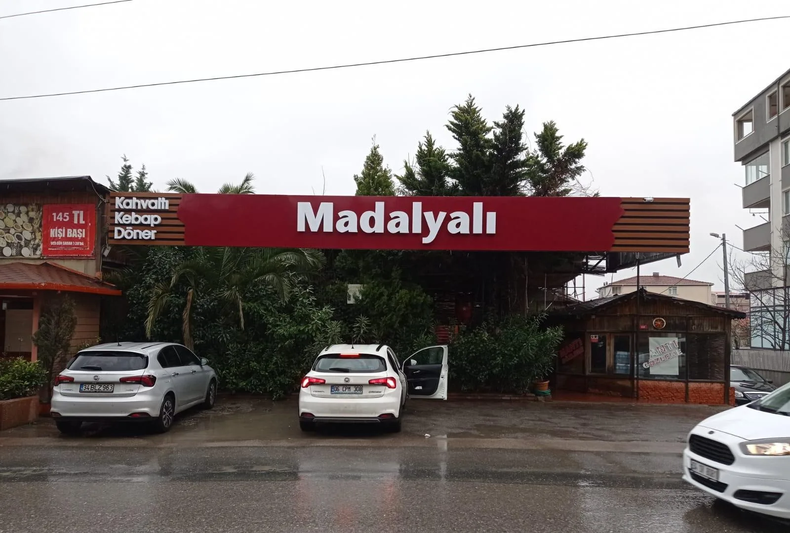 Madalyalı Restaurant Dış Mekan Premium LED Aydınlatmalı Cephe Tabelası Tasarım, Üretim ve Montaj Projesi