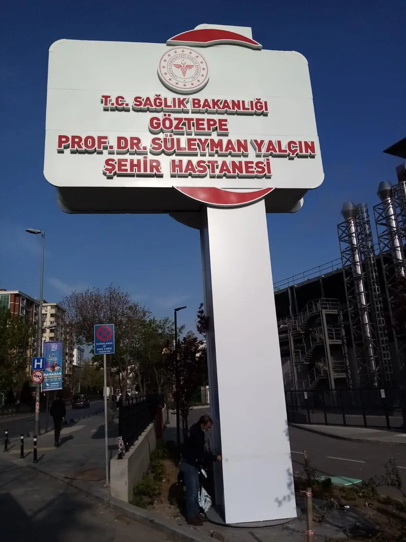 Göztepe Şehir Hastanesi Kompleks Tabela Tasarımı ve Uygulaması