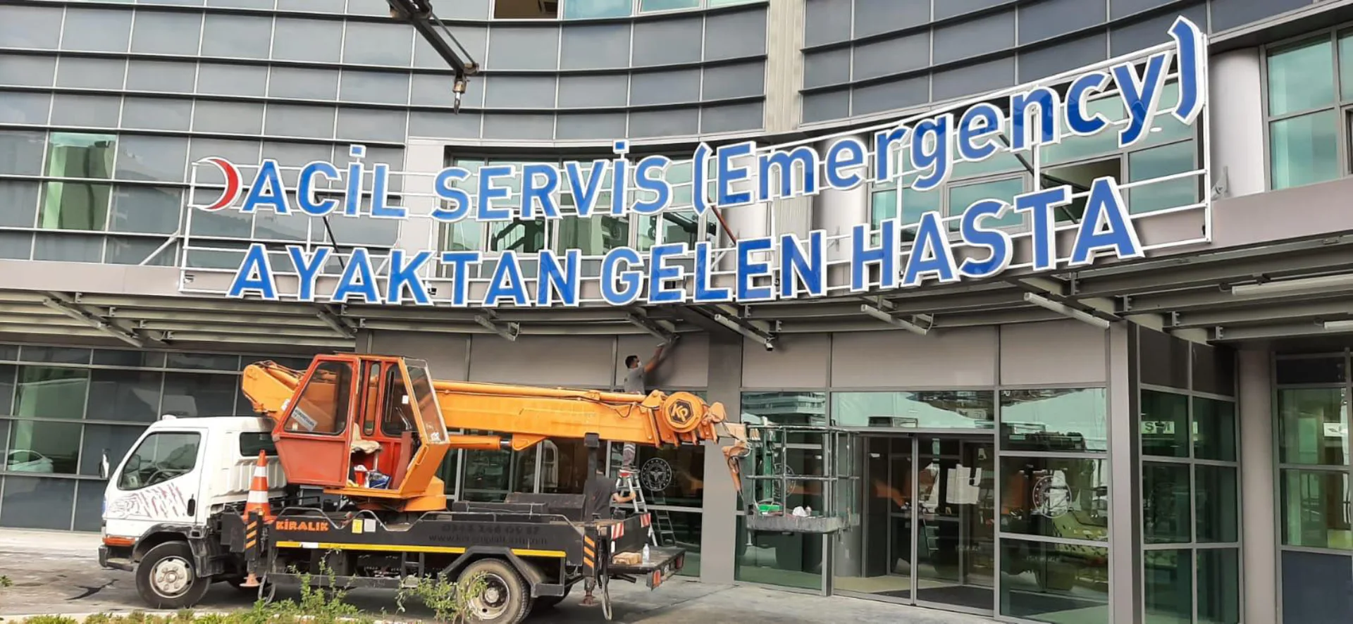 Göztepe Şehir Hastanesi Kompleks Tabela Tasarımı ve Uygulaması