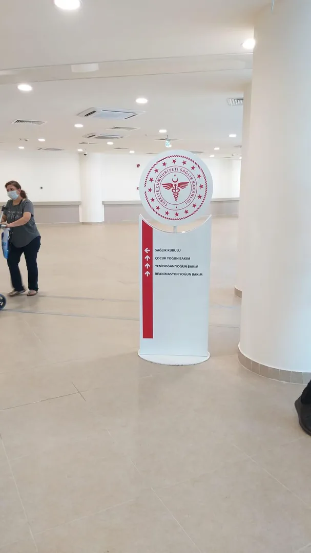 Göztepe Şehir Hastanesi Kompleks Tabela Tasarımı ve Uygulaması