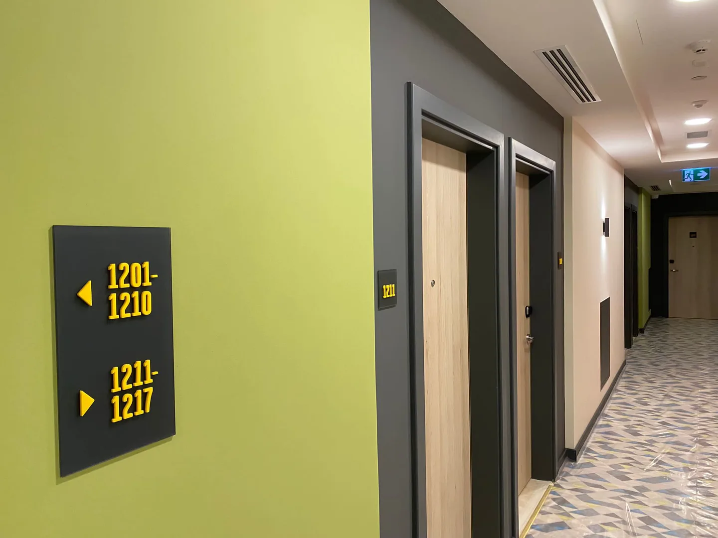 Hampton by Hilton Otel Katar Entegre İç ve Dış Mekan Tabela ve Mimari Yönlendirme Projesi