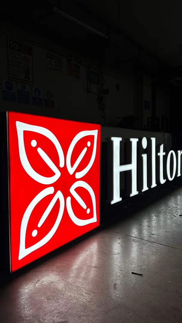 Hilton Garden Inn Azerbaycan Uluslararası Dış Mekan Cephe ve Pilon Projesi