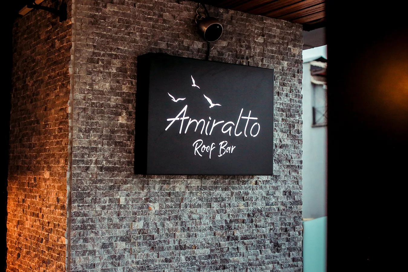 Hotel Amira Butik Lüks Dış Mekan Mimari Cephe Tabelası Projesi