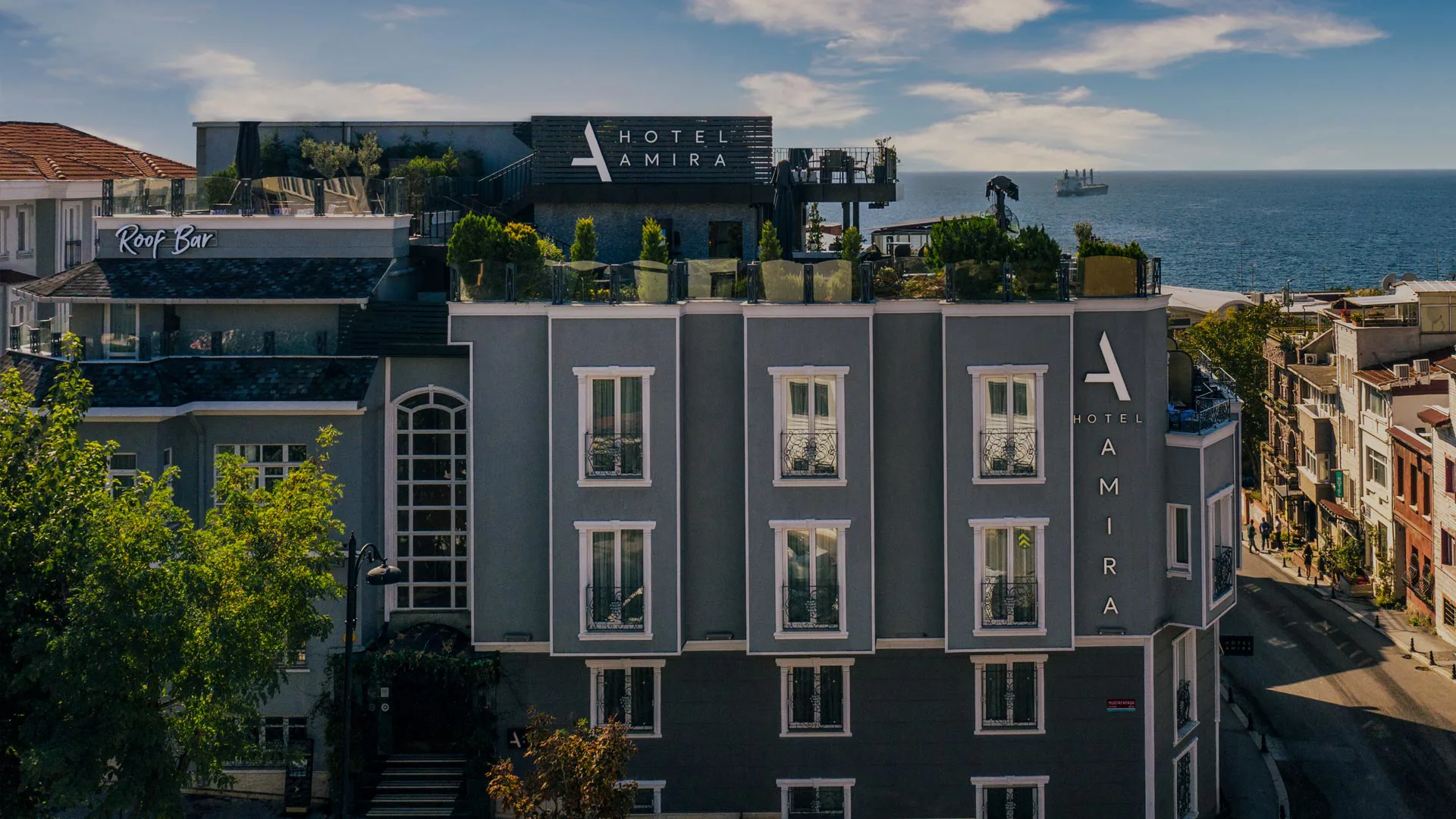 Hotel Amira Butik Lüks Dış Mekan Mimari Cephe Tabelası Projesi