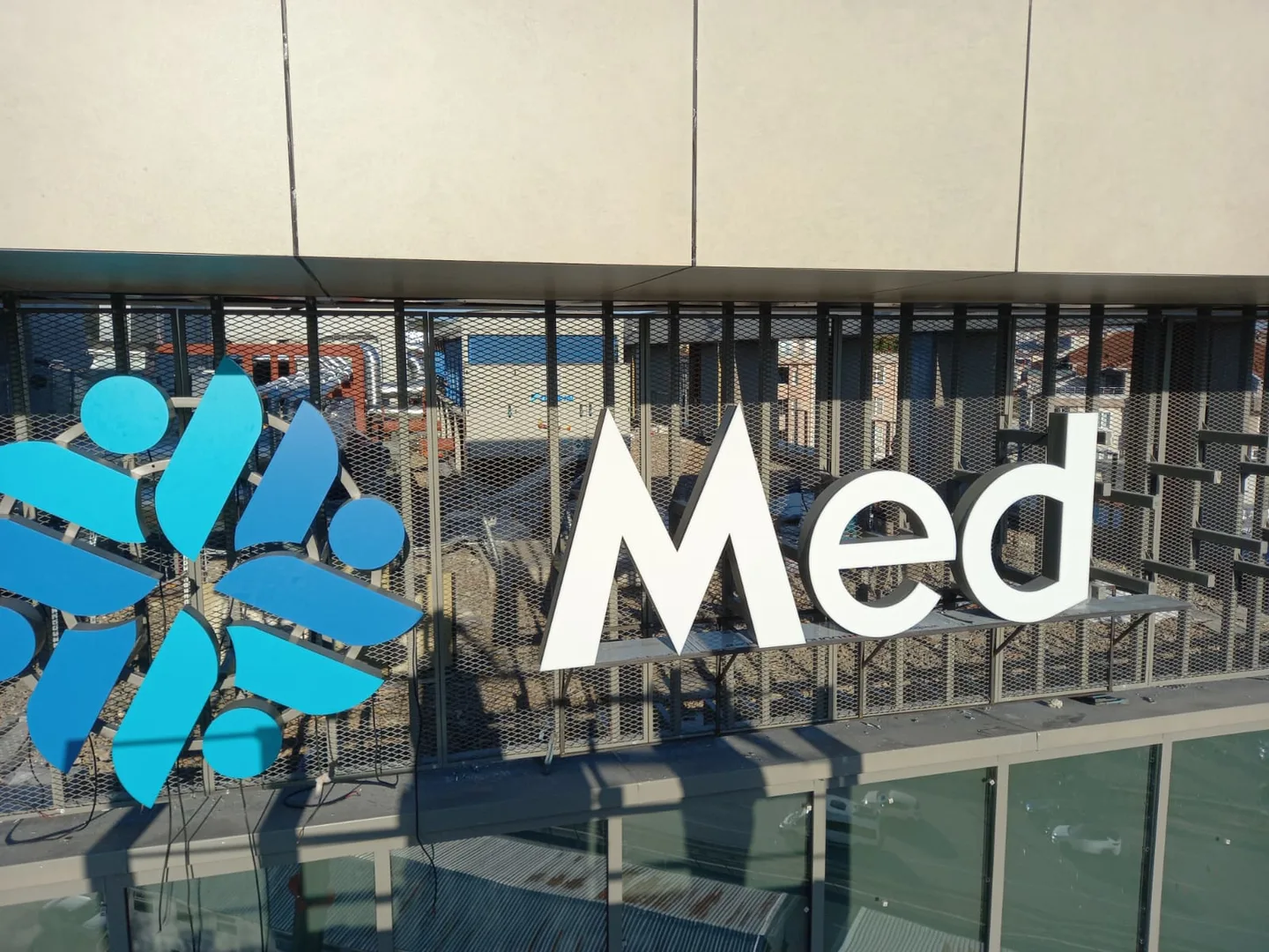 Medistate Kavacık Hastanesi Dış Mekan Yönlendirme Projesi