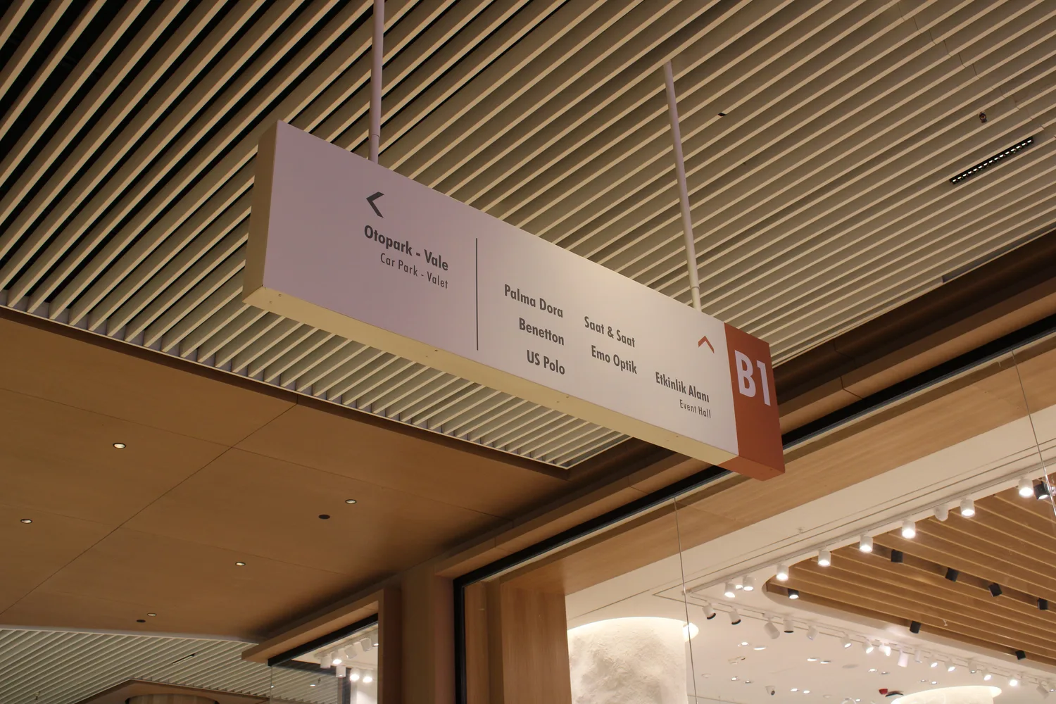 Tersane İstanbul Mall Mimari Yönlendirme ve Tabela Tasarım Geliştirme Projesi