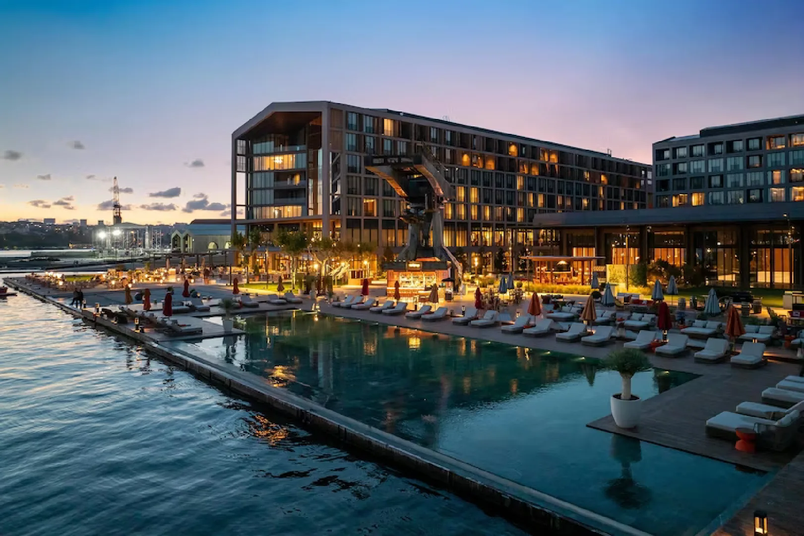 Tersane İstanbul Mall Mimari Yönlendirme ve Tabela Tasarım Geliştirme Projesi
